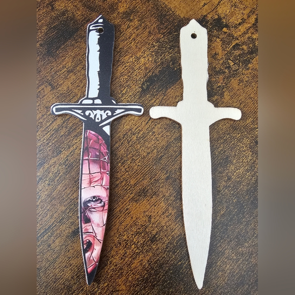 Horror-Themed Wooden Knife Car Accessory - Picture 5 of 9